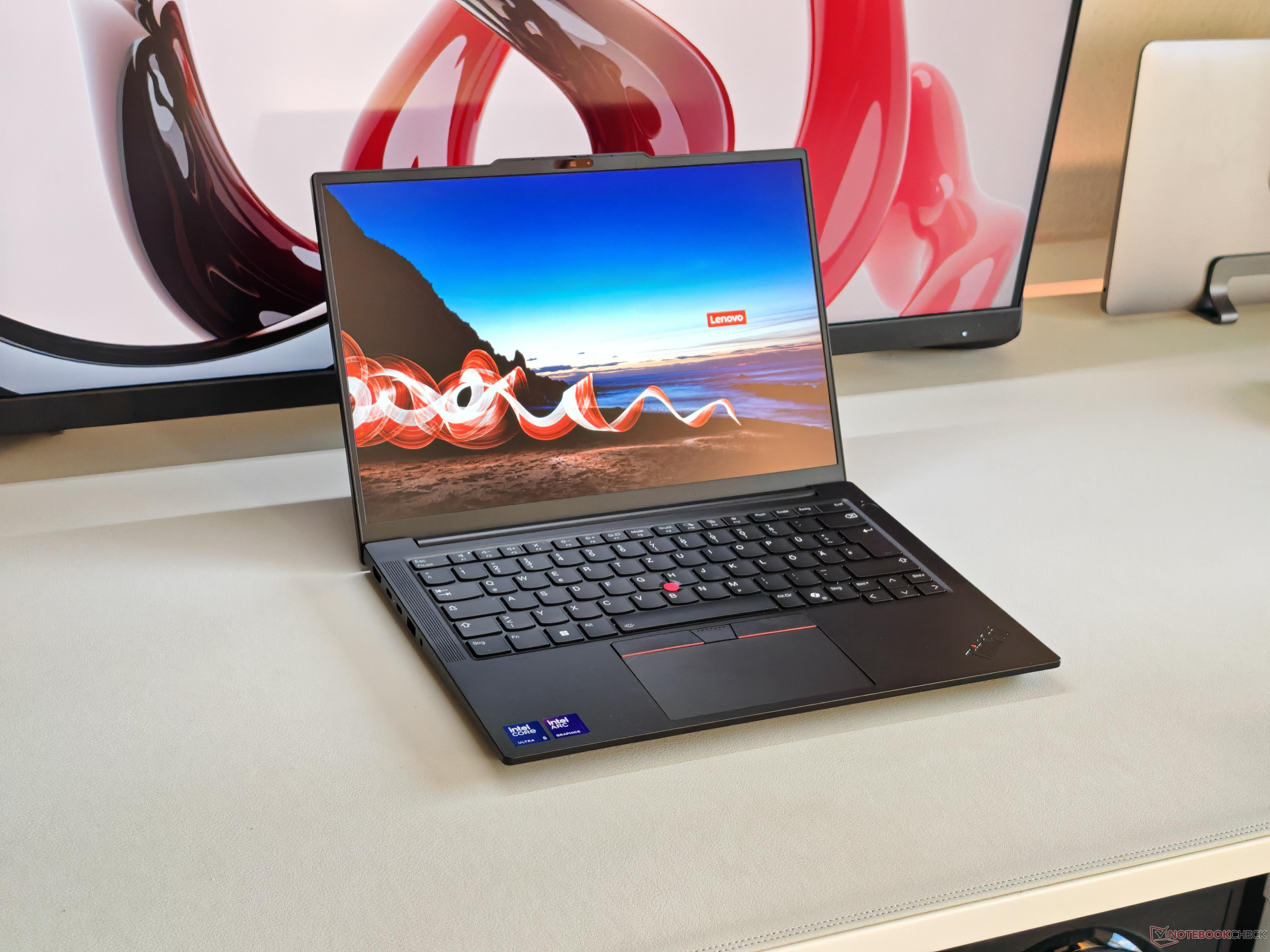 ThinkPad E14 Gen 7 ILL Review: Lightweight Durability & Rich Connectivity